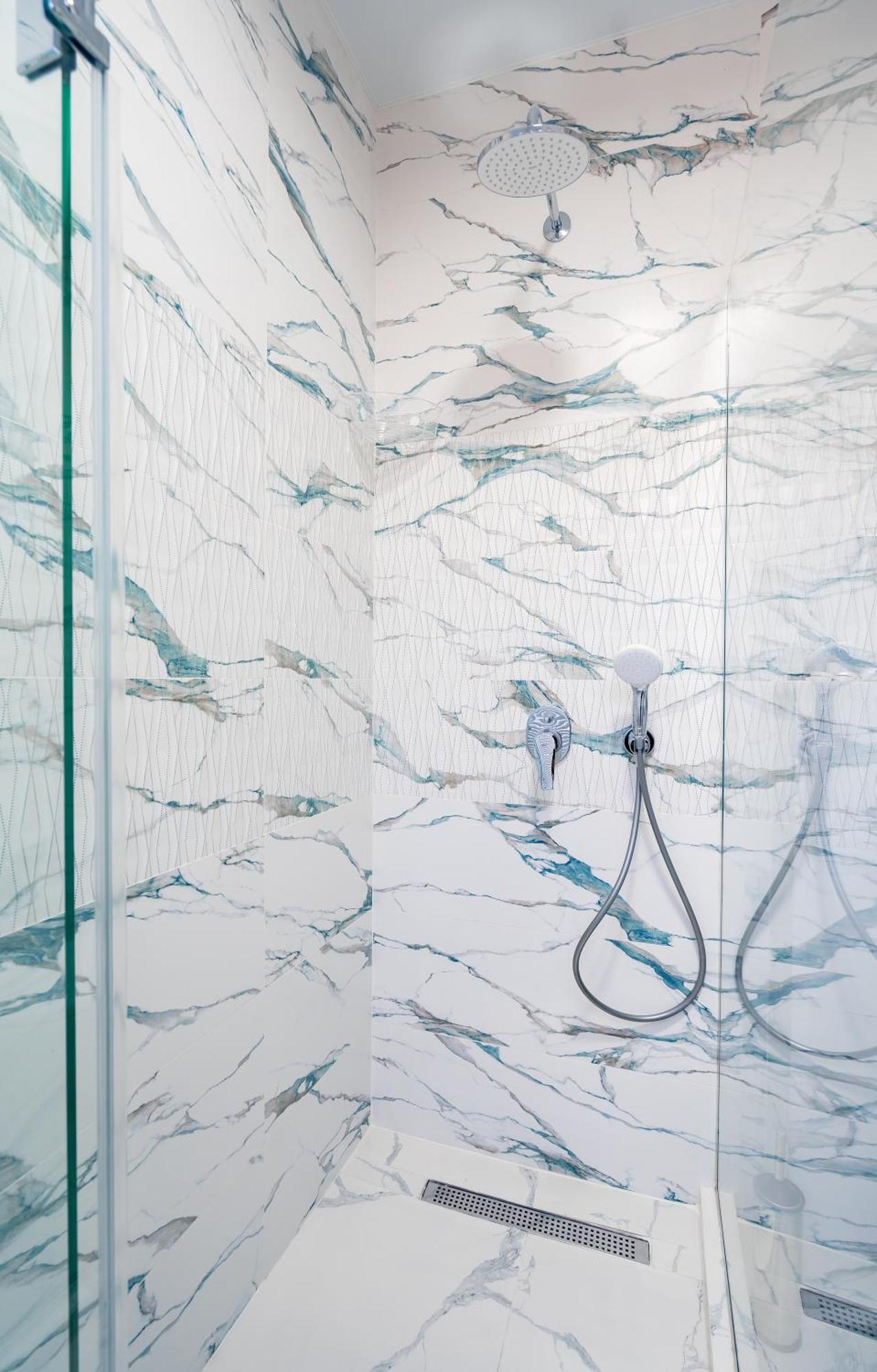 Luxury X By Umbrella Aparthotel Tbilisi Luaran gambar