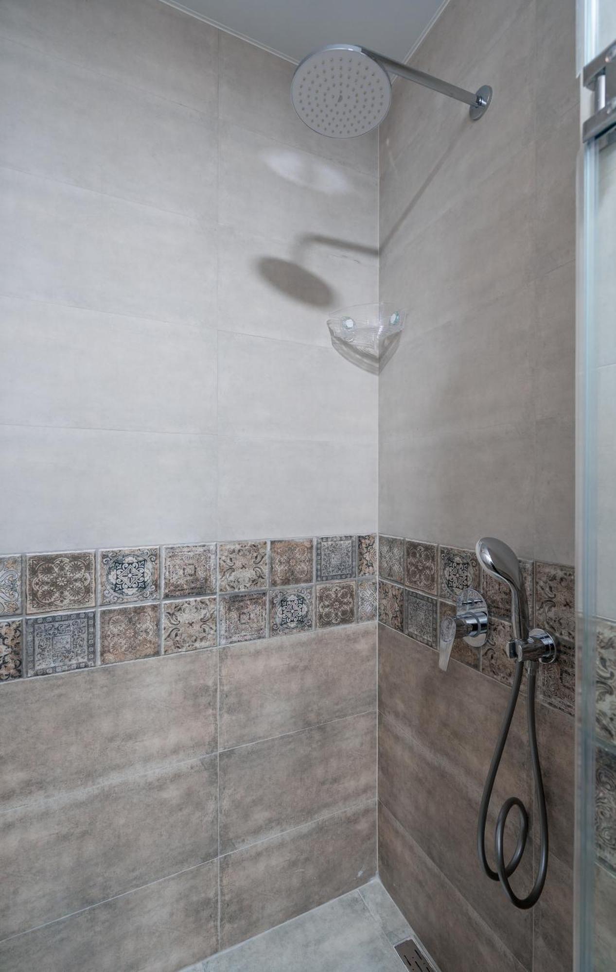 Luxury X By Umbrella Aparthotel Tbilisi Luaran gambar